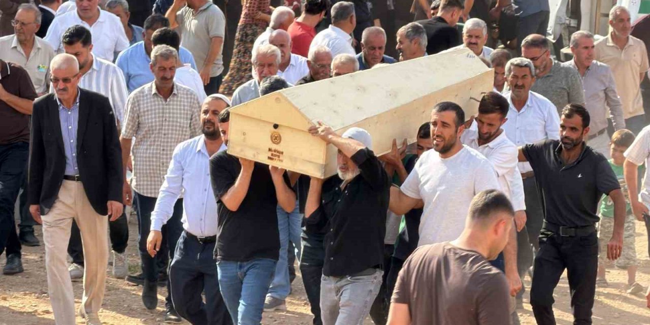 Tarlada ölü bulunan çocuğun cenazesi defnedildi