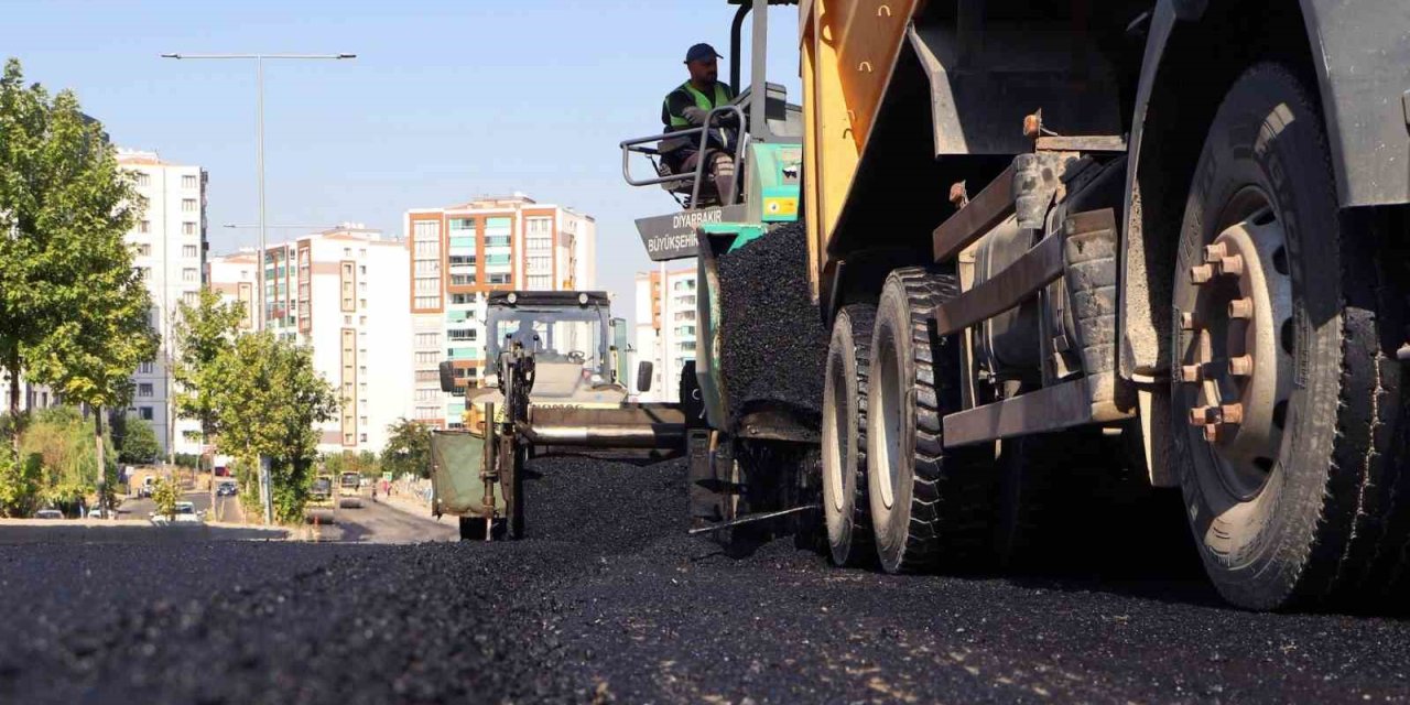 Kayapınar ve Bağlar’da asfalt çalışması