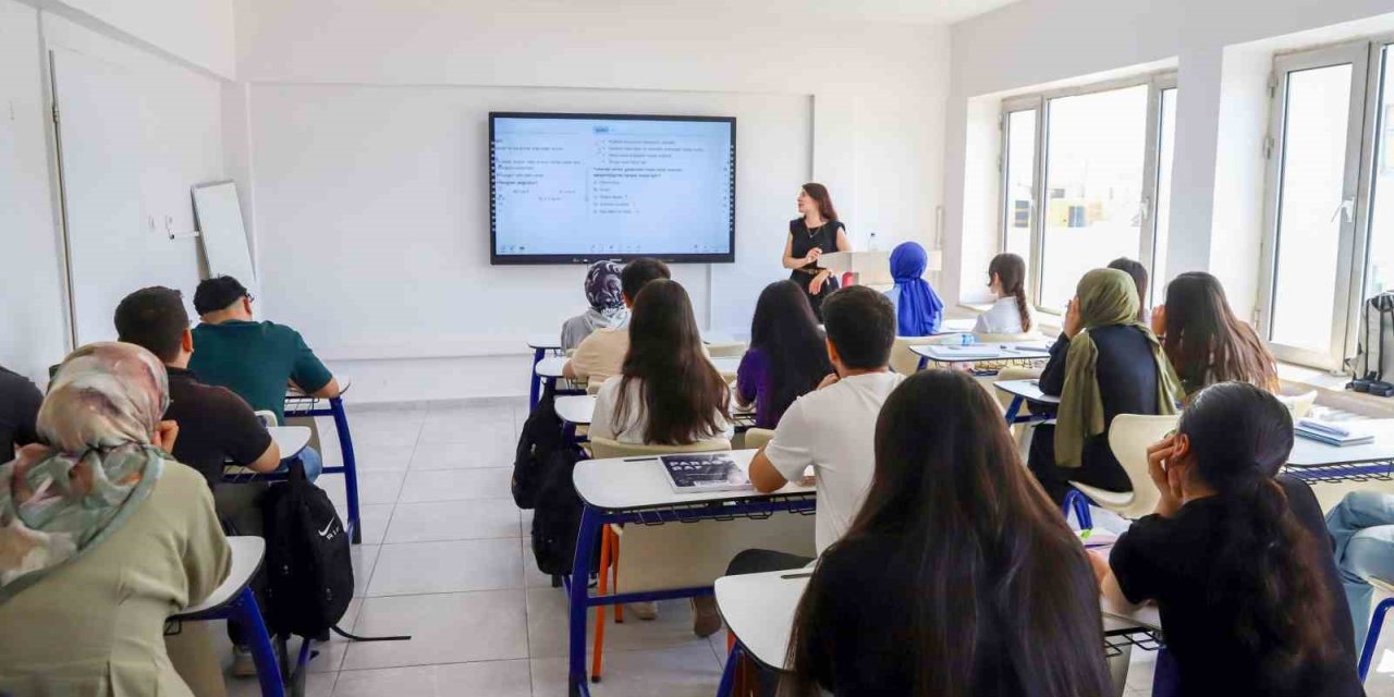 Akademilerde yeni eğitim dönemi başladı