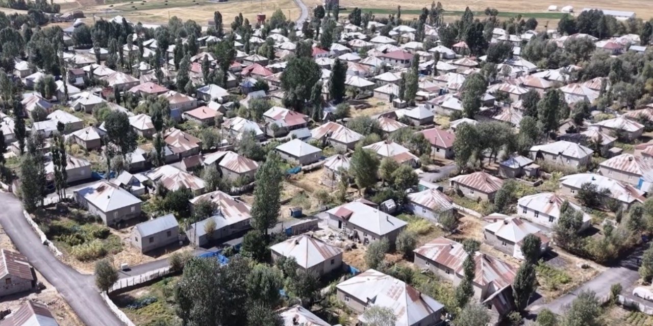 Yüksekova’nın simetrik köyü havadan görüntülendi