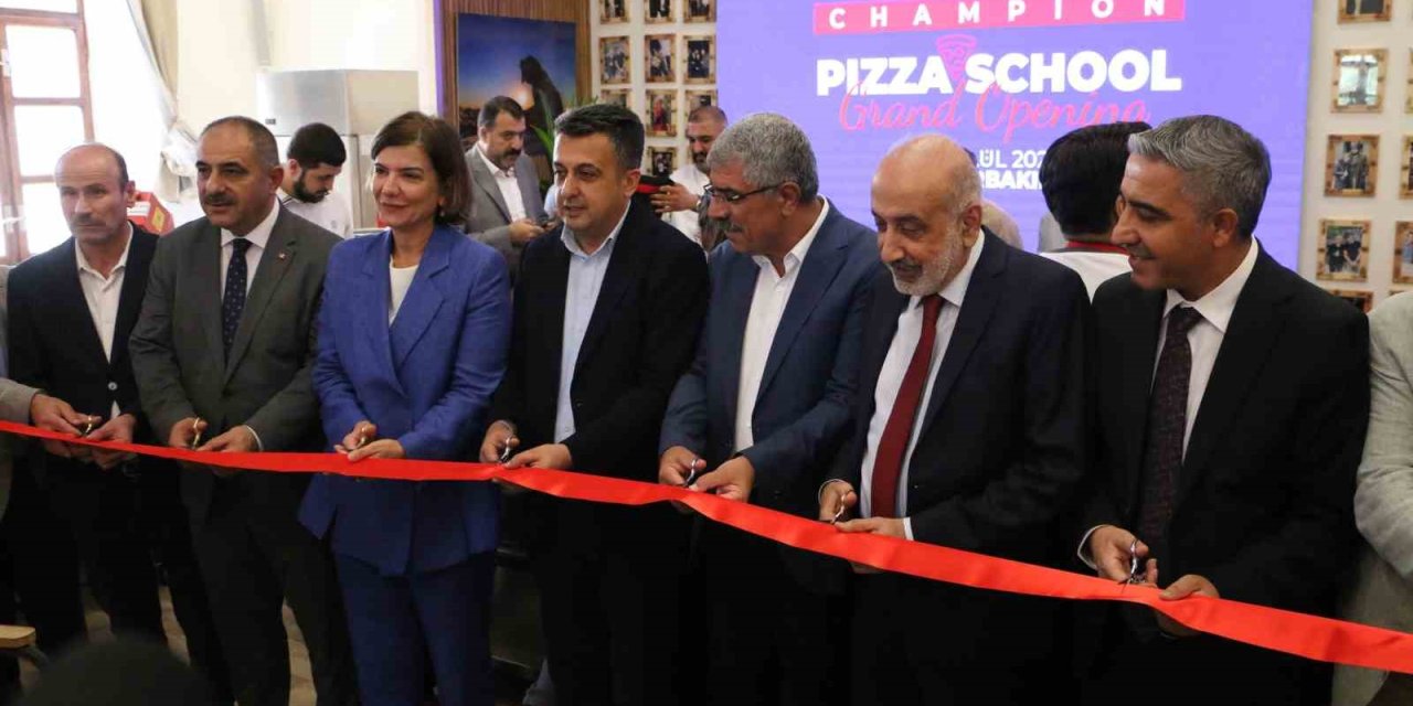 Diyarbakır’da yöresel pizza atölyesi açıldı