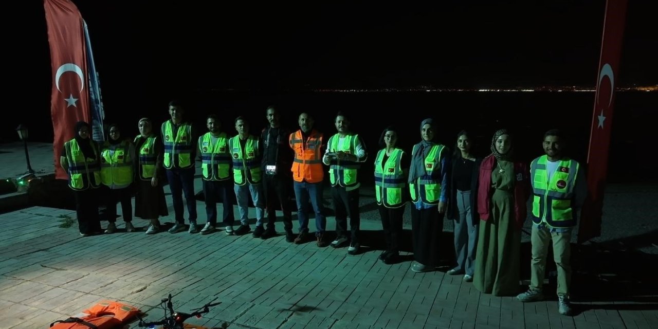 İHAKUT ekibinden Van Gölü’nde gerçeğini aratmayan tatbikat