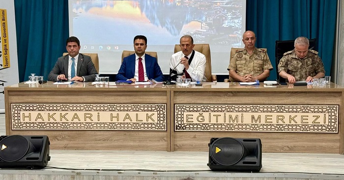 Hakkâri’de okul sağlığı ve güvenliği toplantısı yapıldı