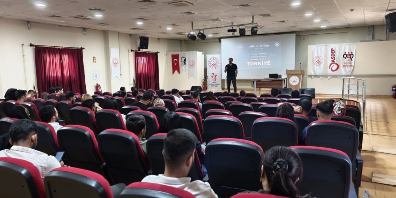 Cizre’de evlilik öncesi gençlere aile hayatının temelleri anlatıldı