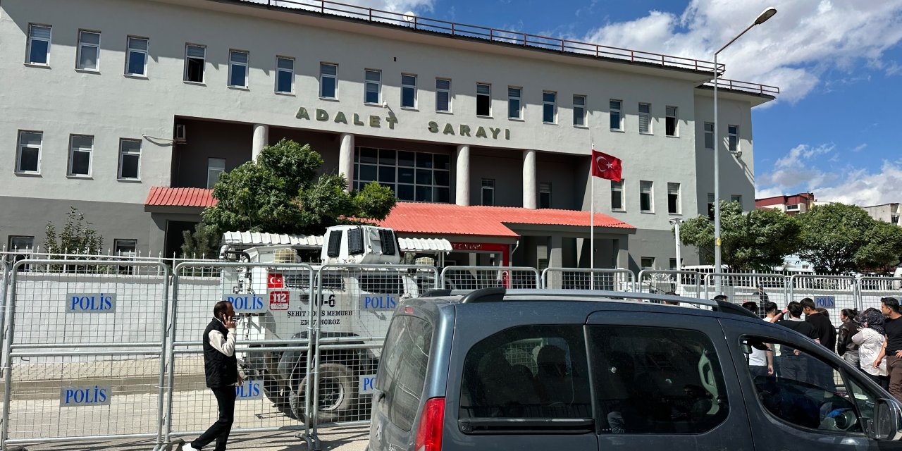 Yüksekova’daki yasa dışı bahis operasyonunda şüpheliler adliyeye sevk edildi