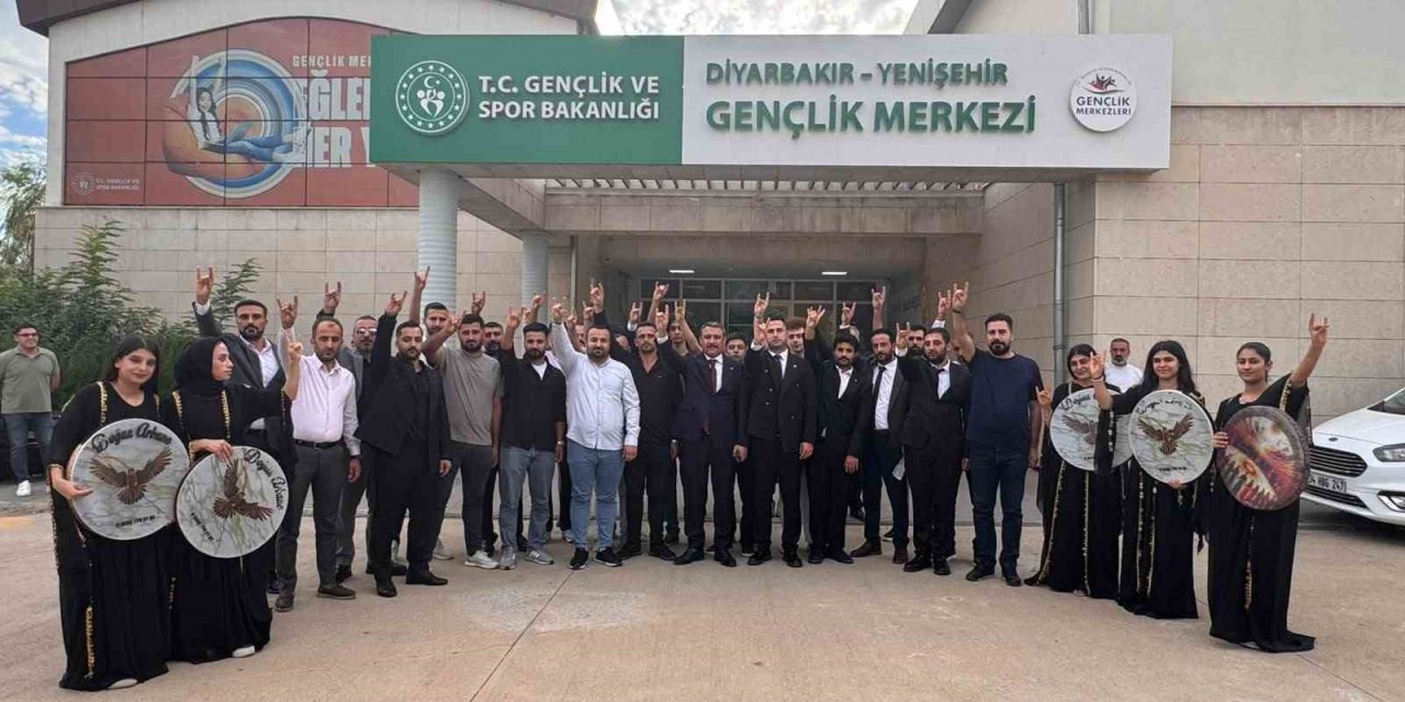 MHP Diyarbakır’da sahalara indi