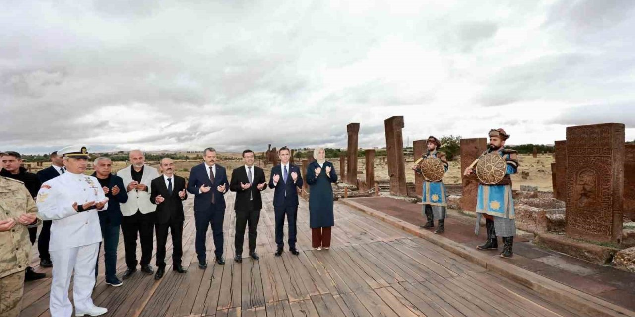 İçişleri Bakan Yardımcısı Kübra Güran Yiğitbaşı, Ahlat’ı ziyaret etti