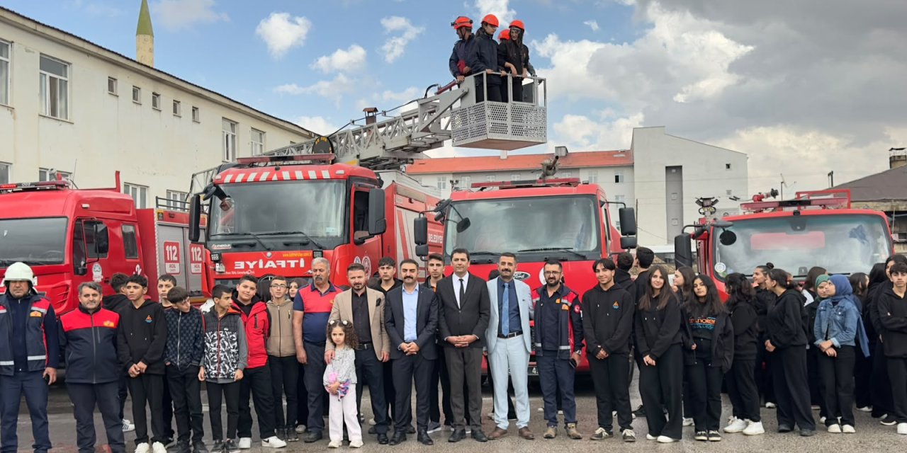 Yüksekova’da İtfaiye Haftası etkinlikleri ziyaretle sona erdi