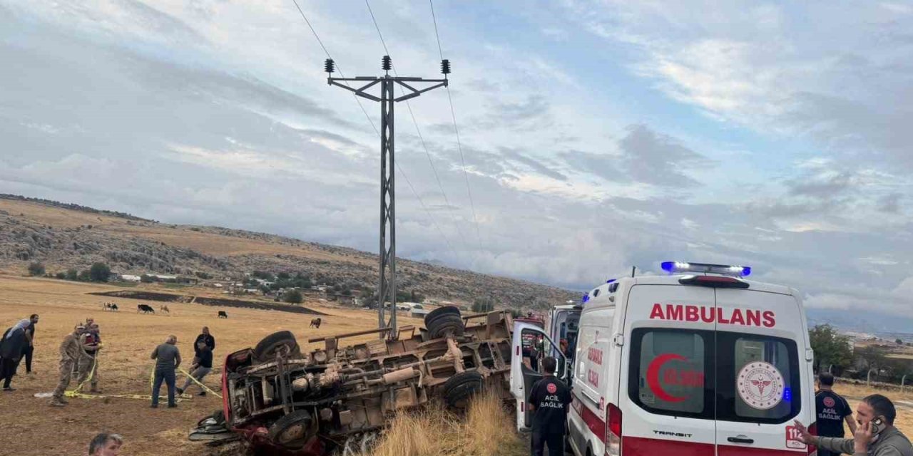 Diyarbakır’da kamyonet devrildi: 5 kişi yaralandı