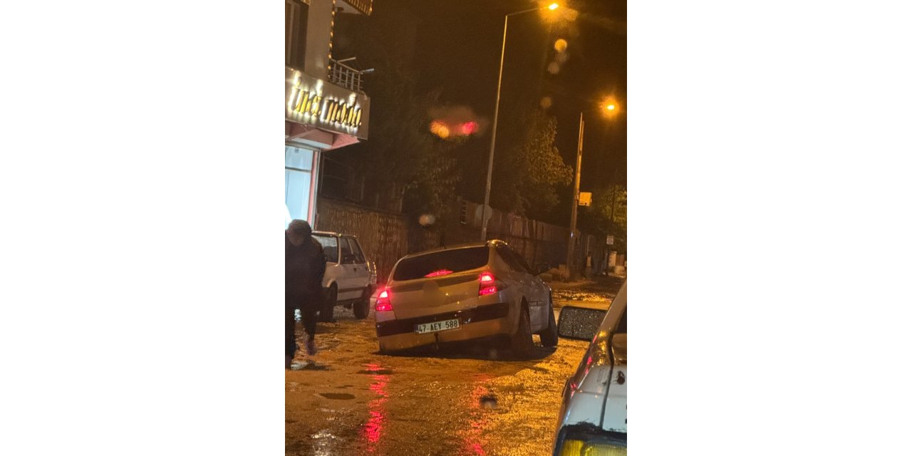 Mazıdağı’nda araçlar yolda kaldı