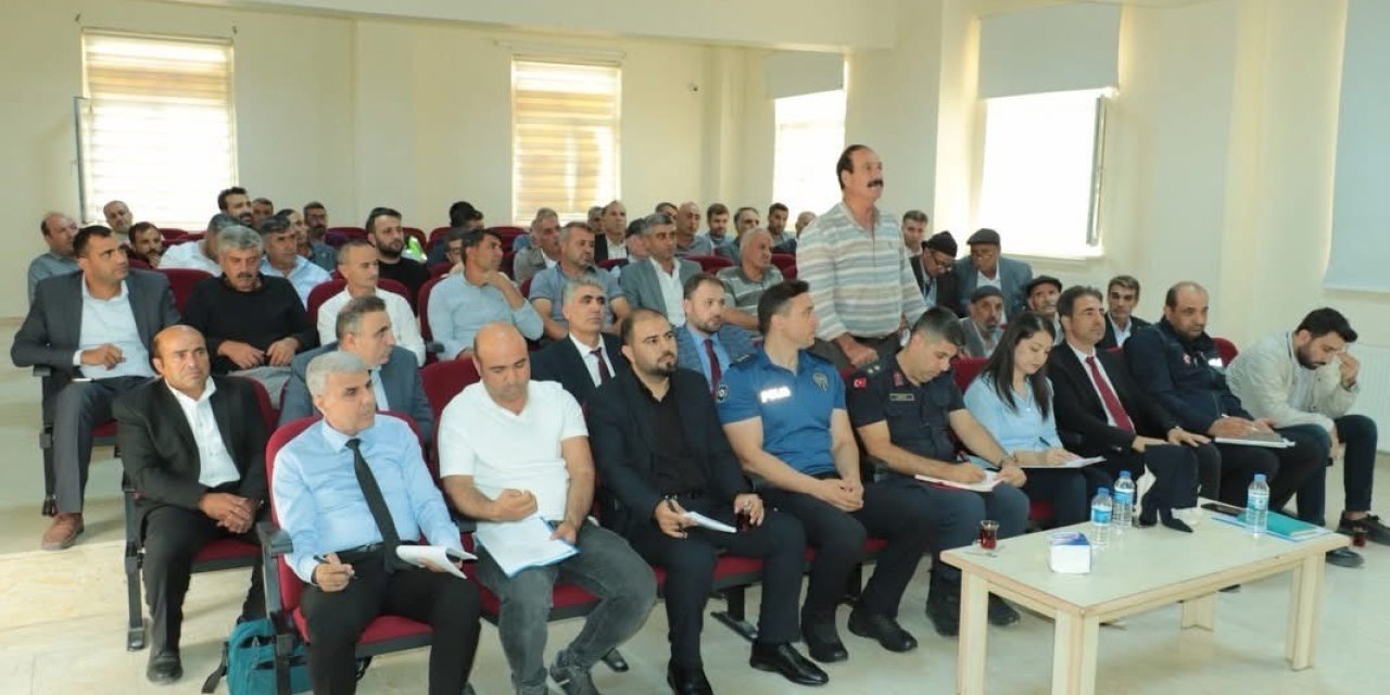 Çüngüş’te muhtarlar toplantısı yapıldı