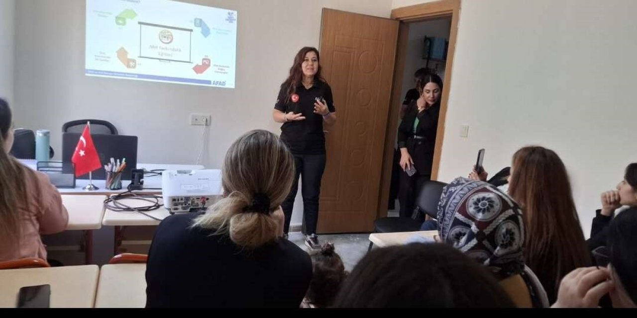 Şırnak AFAD’dan Uludere’de kadınlara yönelik afet eğitimi