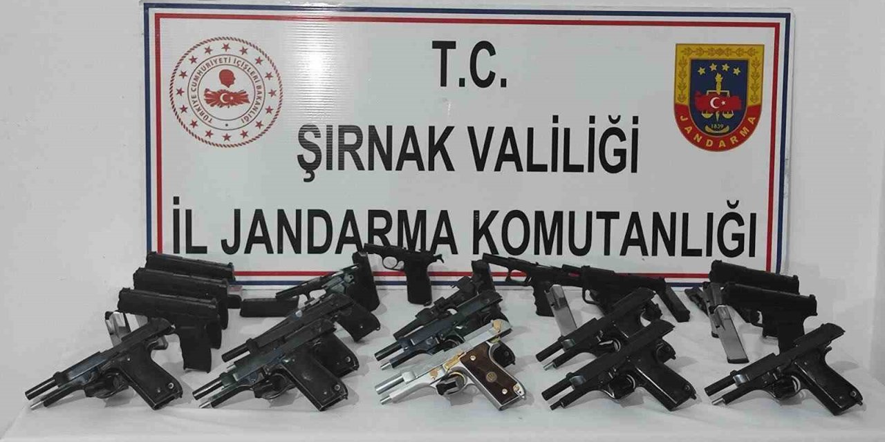 Şırnak’ta 3 tır içerisinde silah ve uyuşturucu ele geçirildi