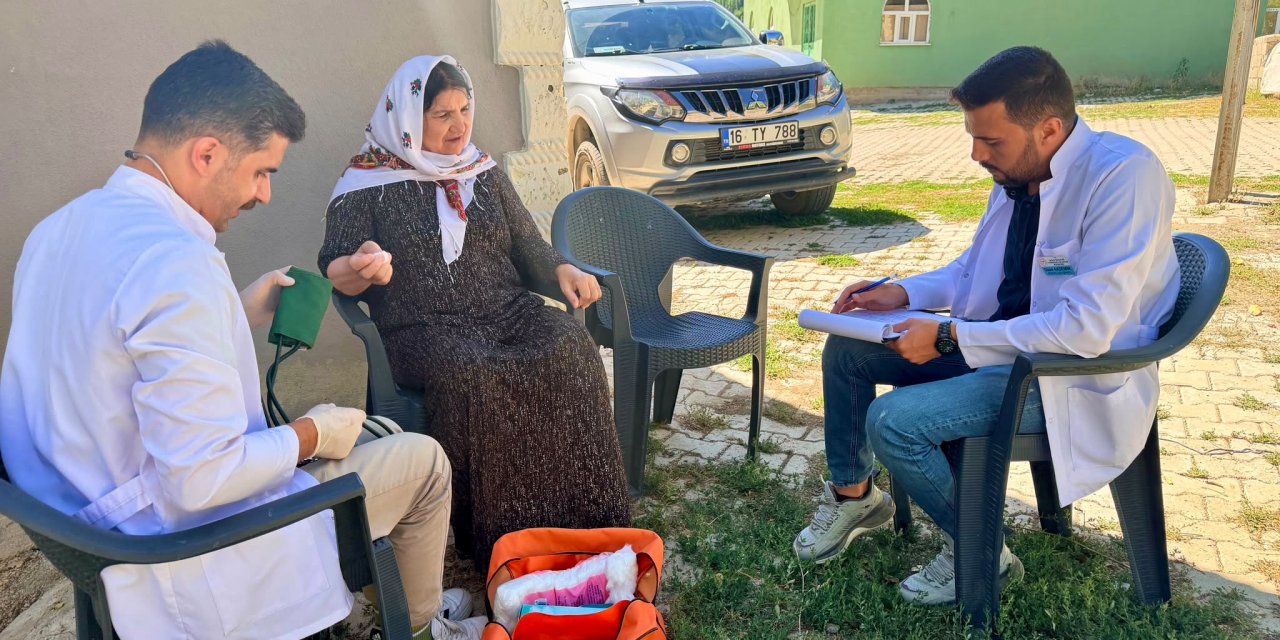 Yüksekova’da mobil sağlık ekipleri sınır köyünde tarama yaptı