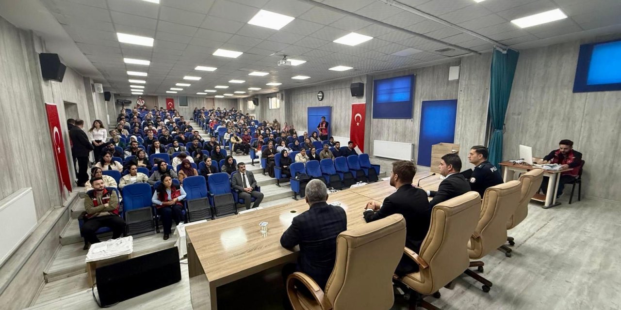 Hakkâri’de 619 okul personeline eğitim