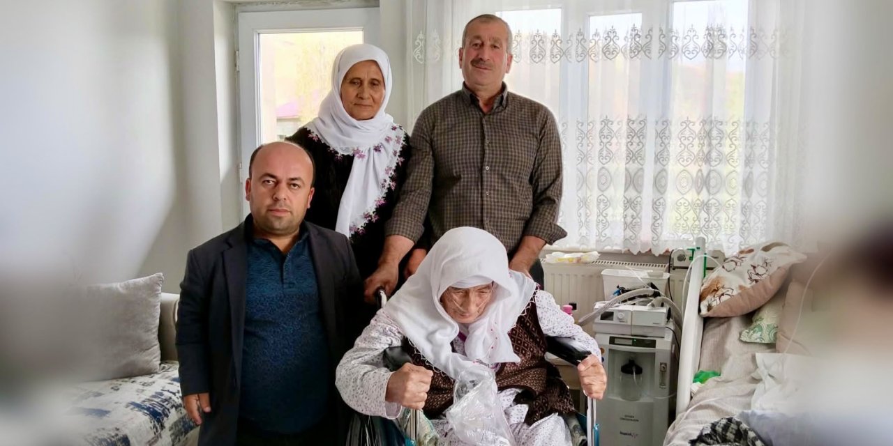 Yüksekova'da yatağa bağımlı Hatun Alkan’a tekerlekli sandalye desteği