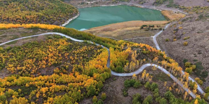 Nemrut Kalderası’nda sonbahar renkleri seyri güzel manzaralar oluşturdu