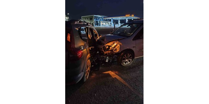 Diyarbakır’da 2 otomobil çarpıştı: 2 yaralı