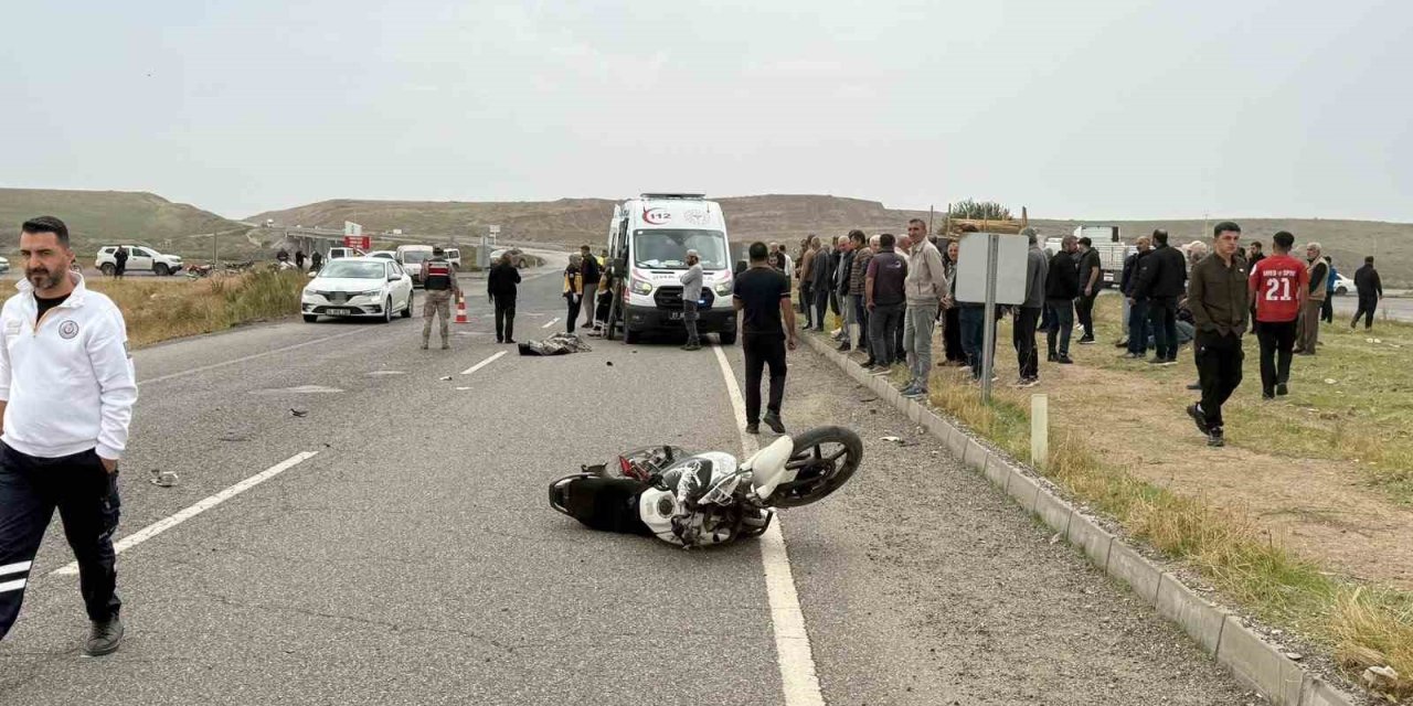 Diyarbakır’da minibüs ile motosiklet çarpıştı: 1 ölü
