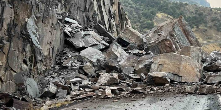 Beytüşşebap yolu, dev kayalar nedeniyle ulaşıma kapandı