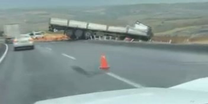Diyarbakır’da tır yoldan çıktı: 1 kişi yaralandı
