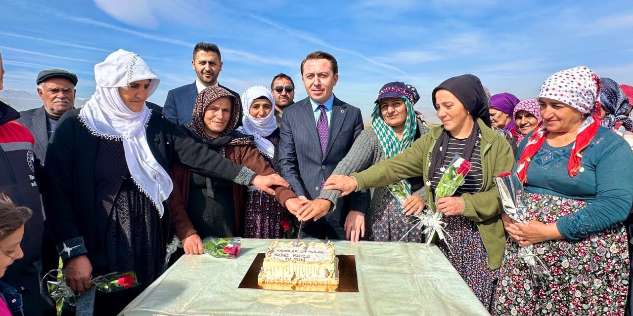 Yüksekova’da Dünya Kadın Çiftçiler Günü kutlandı