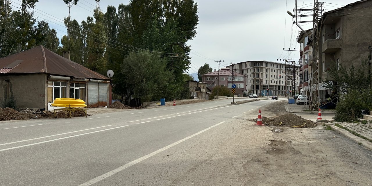 Yüksekova’da Dağlıca yolu güzergâhında doğalgaz abonelik çalışmaları başladı