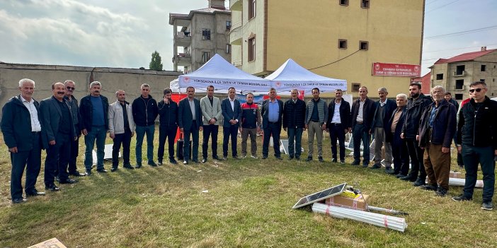 Yüksekova’da 30 arıcıya elektrikli tel çit dağıtıldı