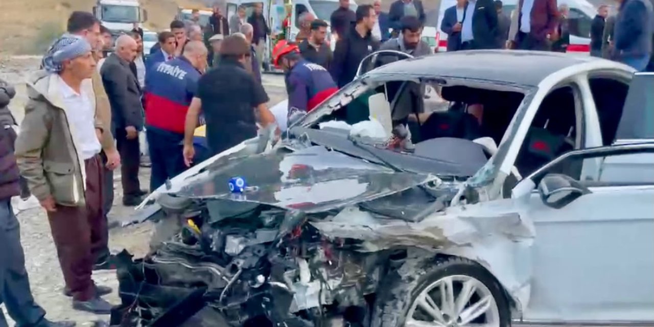Yüksekova’da trafik kazası: 1’i ağır 6 yaralı
