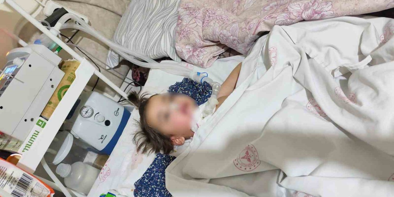 Derecik'te yatağa bağımlı hasta helikopter ambulansla Van’a sevk edildi