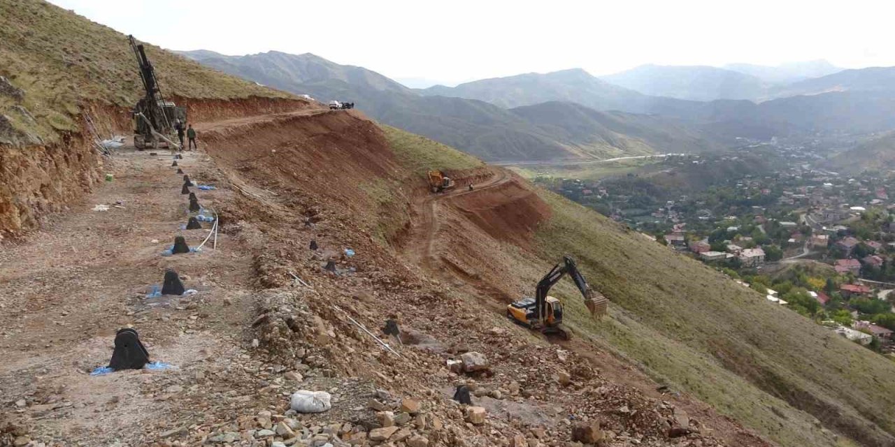 Bitlis’te çığ riskine karşı önlem çalışması