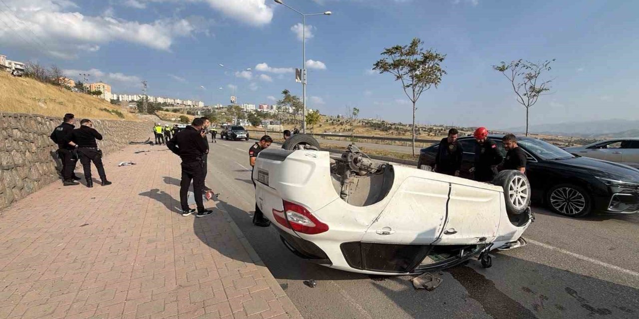Şırnak’ta virajı alamayan araç takla attı: 3 yaralı