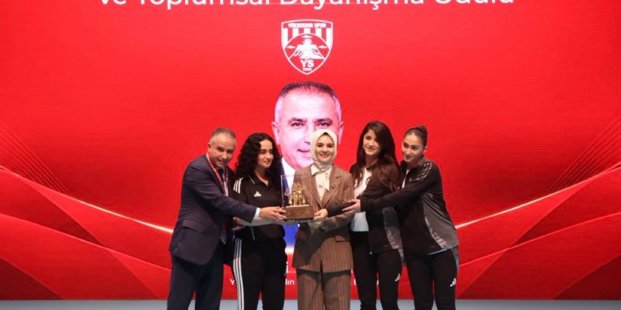 Yüksekova Spor’a toplumsal dayanışma ödülü