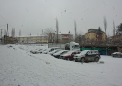 Hakkari'de kar: 15 köy ile mezra yolu ulaşıma kapandı