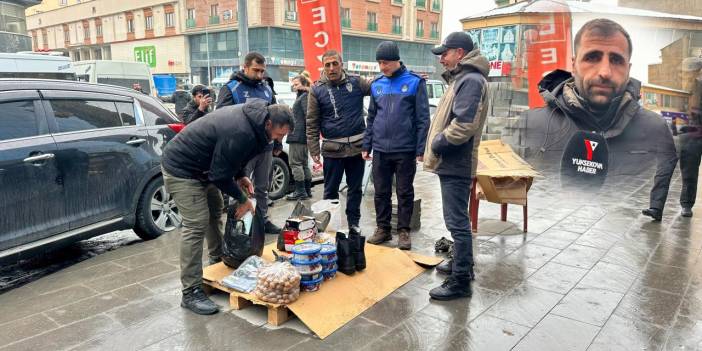 Yüksekova’da seyyar satıcı isyan etti: “Çalışmaya mecburuz, yetkililer bize yer ayarlasın”