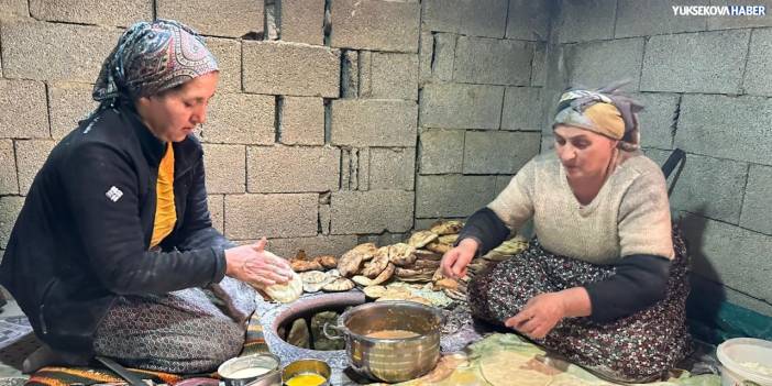 Yüksekova’da Ramazan öncesi tandırlar yakıldı