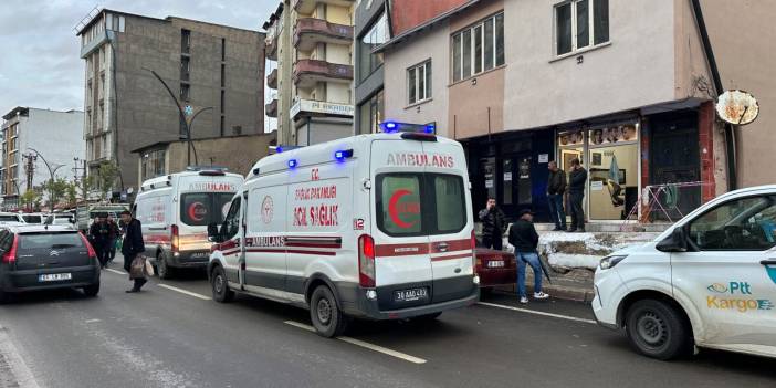 Yüksekova’da iki grup arasında bıçaklı kavga: 4 yaralı