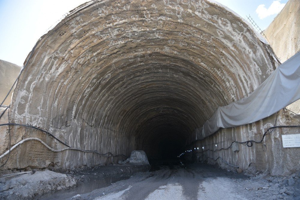 Güzeldere Tüneli’yle ‘32 viraj’ 5 dakikada aşılacak