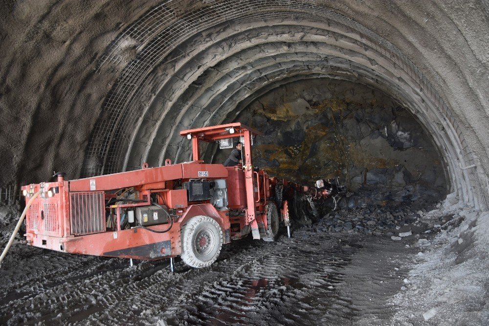 Güzeldere Tüneli’yle ‘32 viraj’ 5 dakikada aşılacak