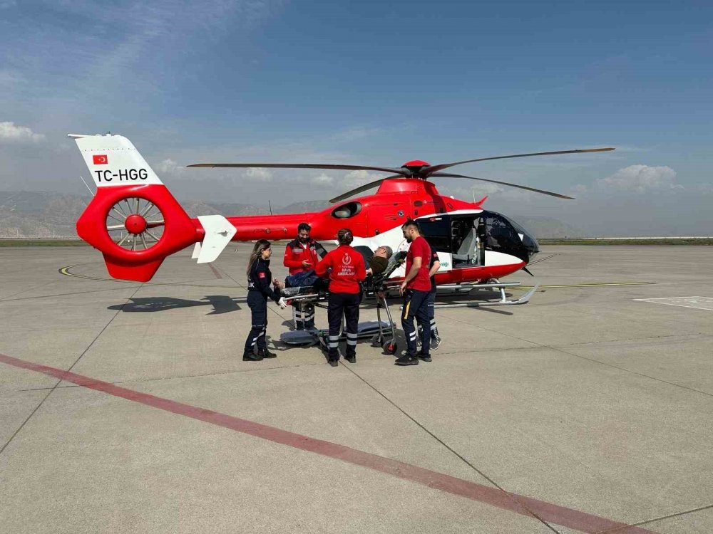 Silopi'de kalp yetmezliği olan hasta ambulans helikopterle Diyarbakır’a sevk edildi