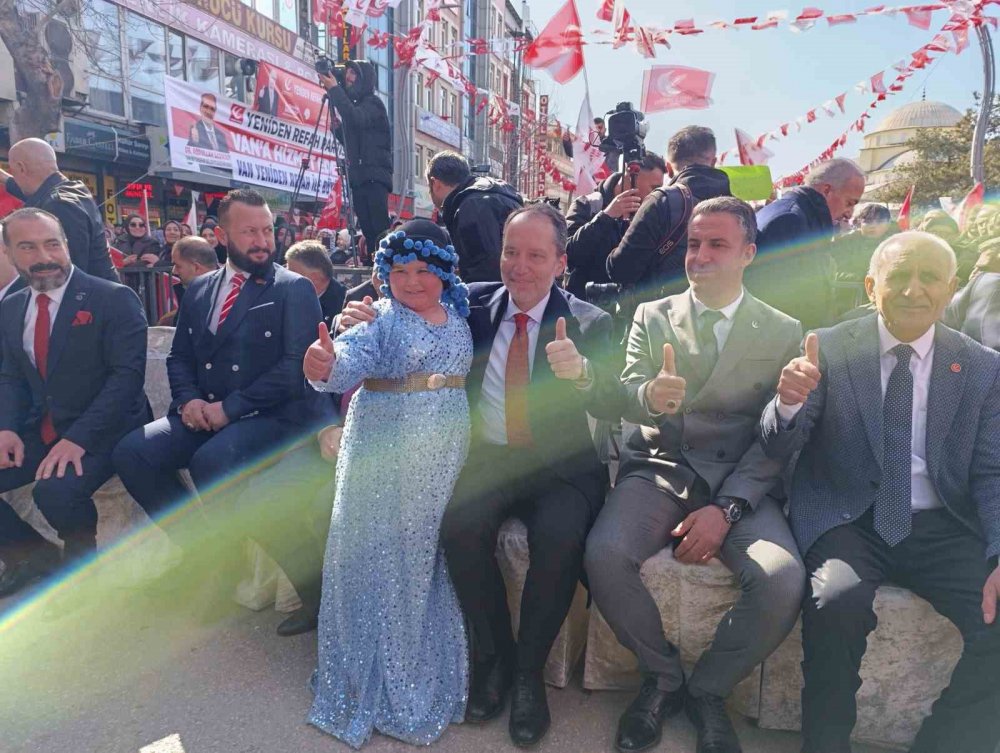 Fatih Erbakan Van'da: Yeniden Refah rüzgarı bütün Türkiye’de en güçlü şekilde esiyor