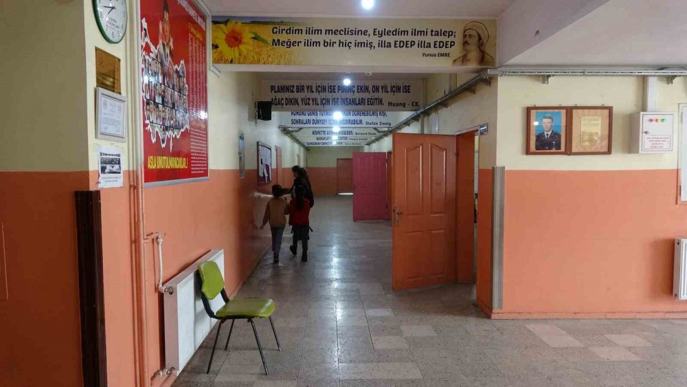 Diyarbakır’da okul temizliği yapan 14 öğrenci zehirlendi
