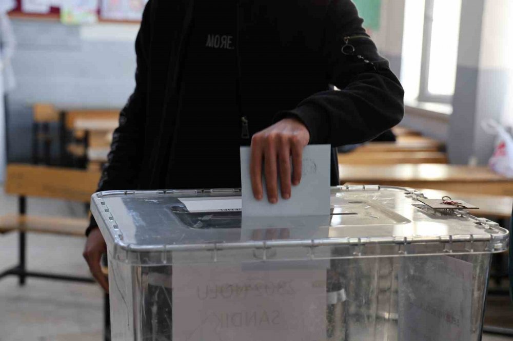 Diyarbakır’da oy verme işlemleri başladı