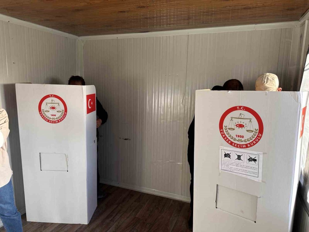 Malatya’da oy kullanma işlemleri başladı
