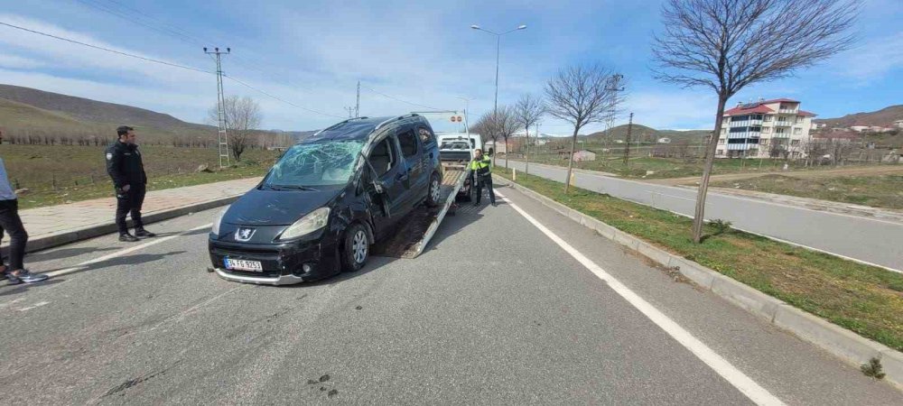 Solhan'da trafik kazası: 5 yaralı