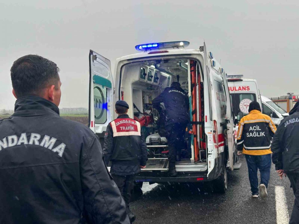 Diyarbakır-Elazığ yolunda feci kaza: 3 kişi öldü, 2 kişi ağır yaralandı