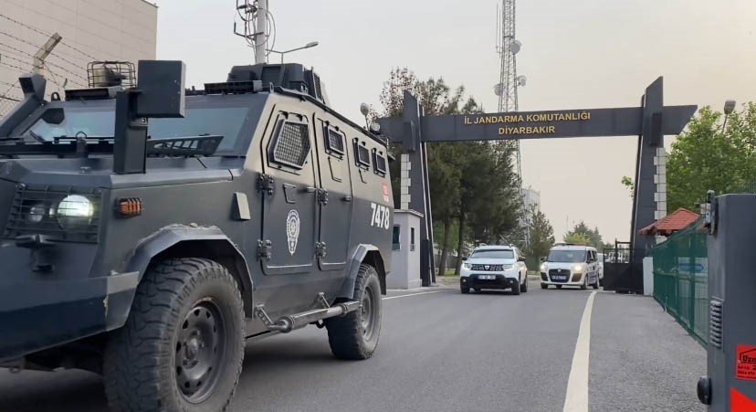 Diyarbakır’da aralarında avukatların da olduğu 20 şüpheli gözaltına alındı