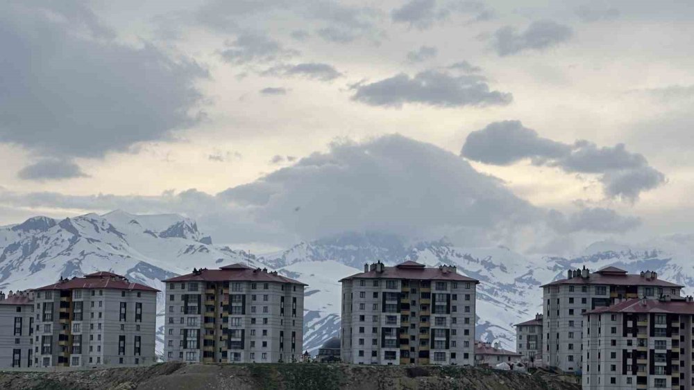 Meteorolojiden Hakkari ve ilçeleri için sağanak uyarısı