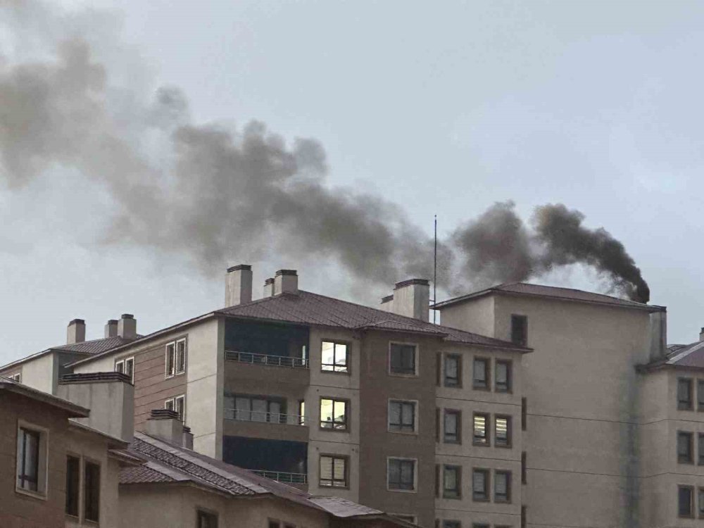 Yüksekova’da havalar soğudu kaloriferler yakıldı