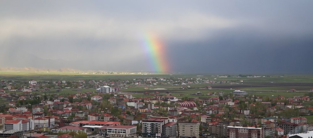 Yüksekova’da renk cümbüşü